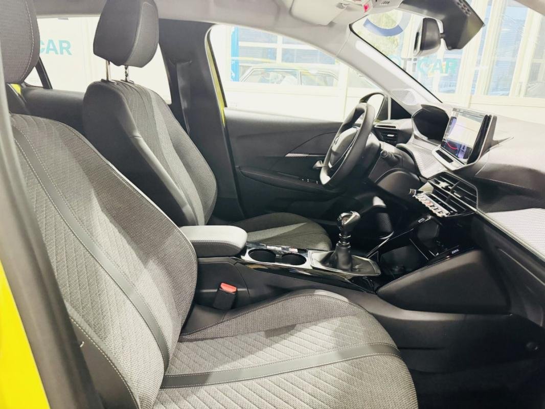 Peugeot 208 - Photo 12
