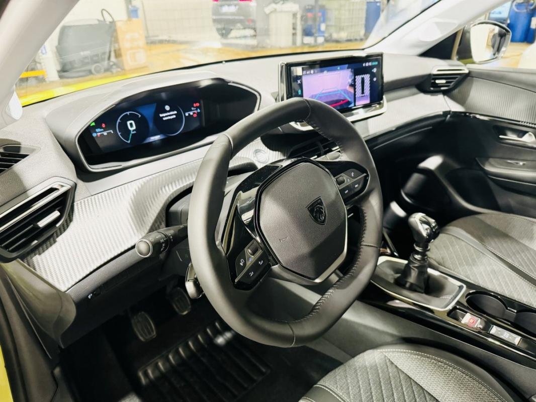 Peugeot 208 - Photo 15