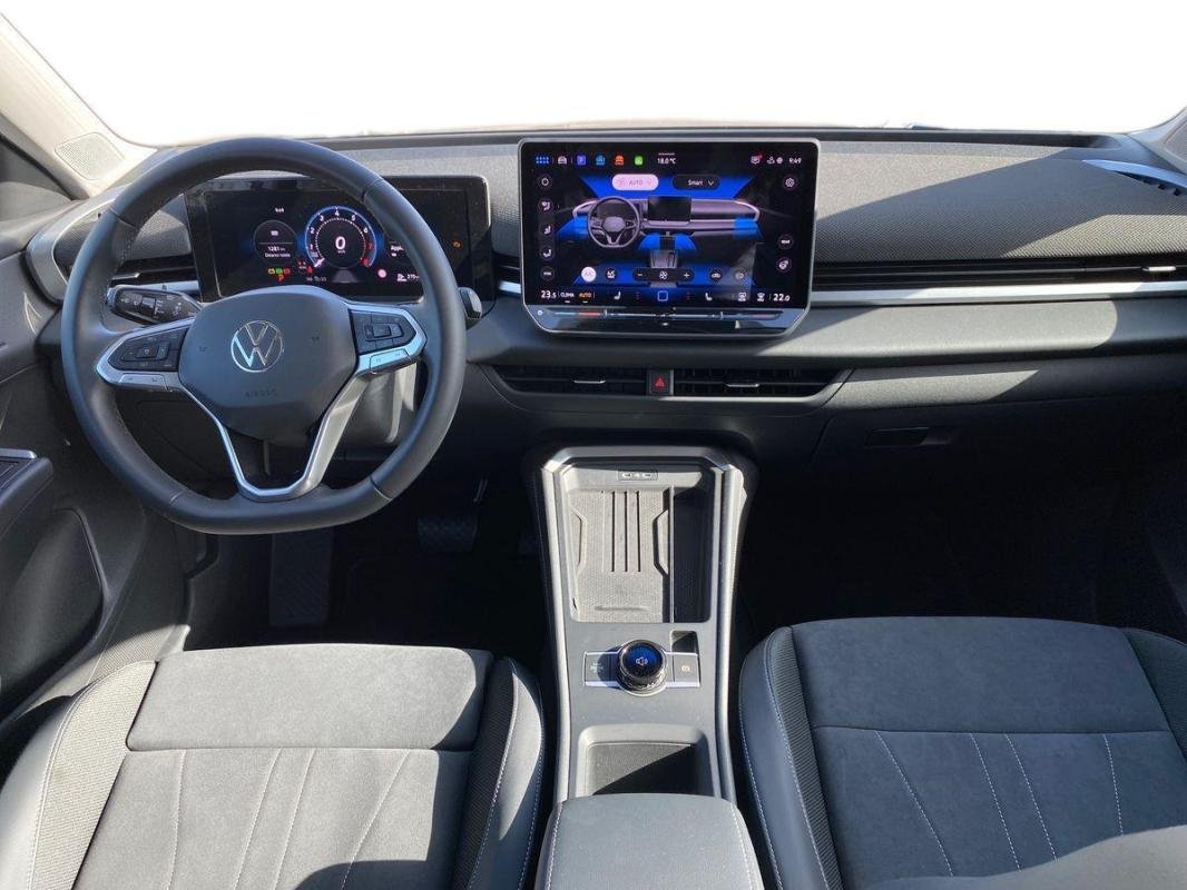 Volkswagen T-Roc - Photo 8