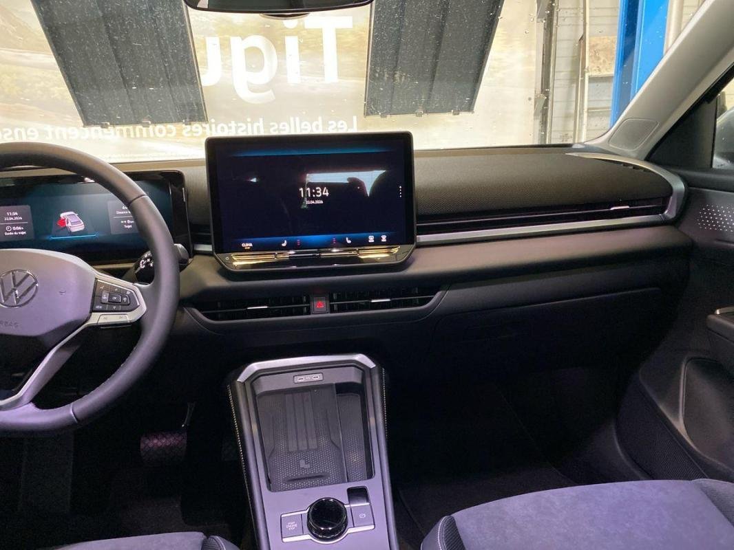 Volkswagen T-Roc - Photo 26