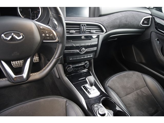 Infiniti Q30 - Photo 16