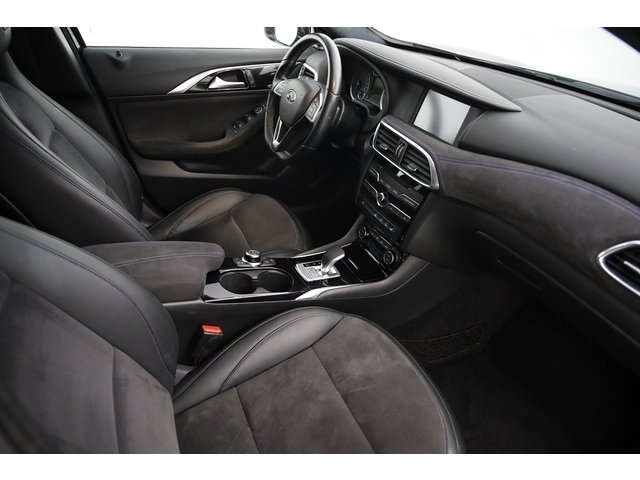 Infiniti Q30 - Photo 22