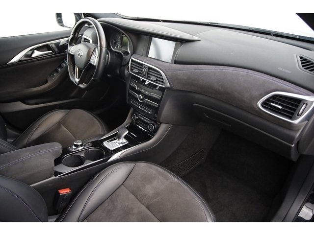 Infiniti Q30 - Photo 23