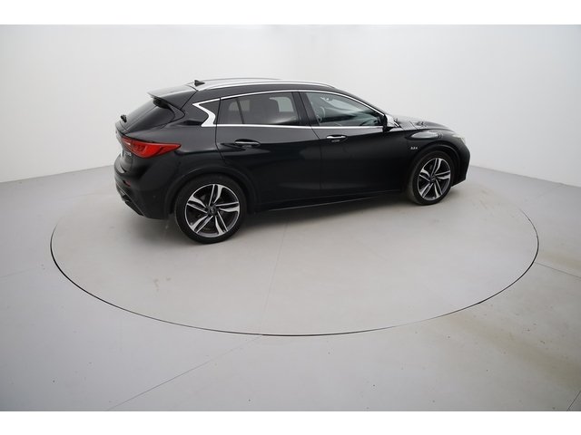 Infiniti Q30 - Photo 8