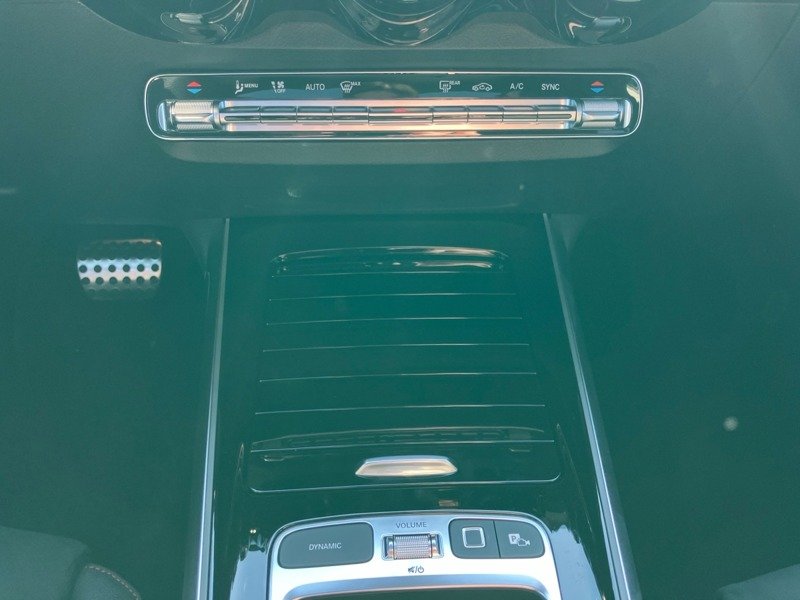 Mercedes GLB - Photo 11