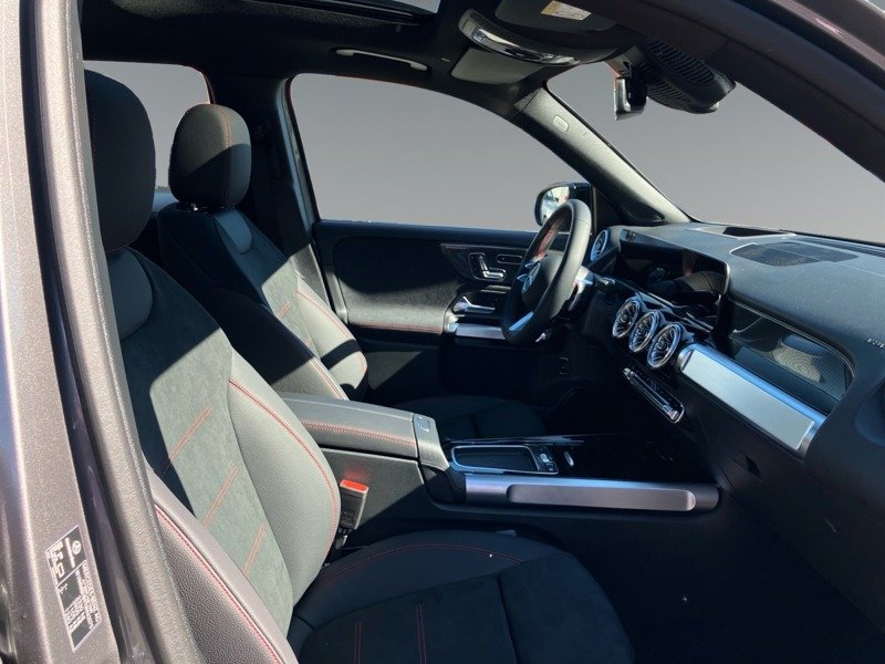 Mercedes GLB - Photo 13