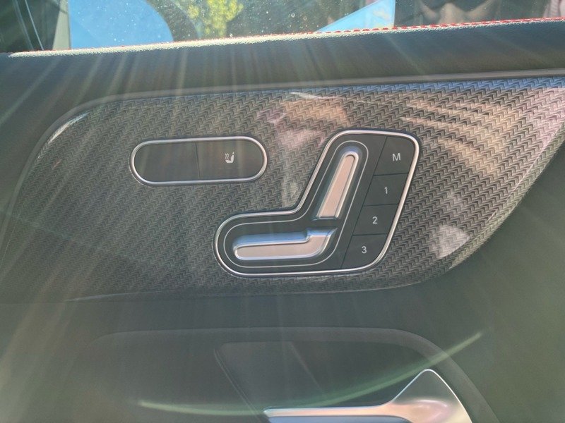 Mercedes GLB - Photo 15