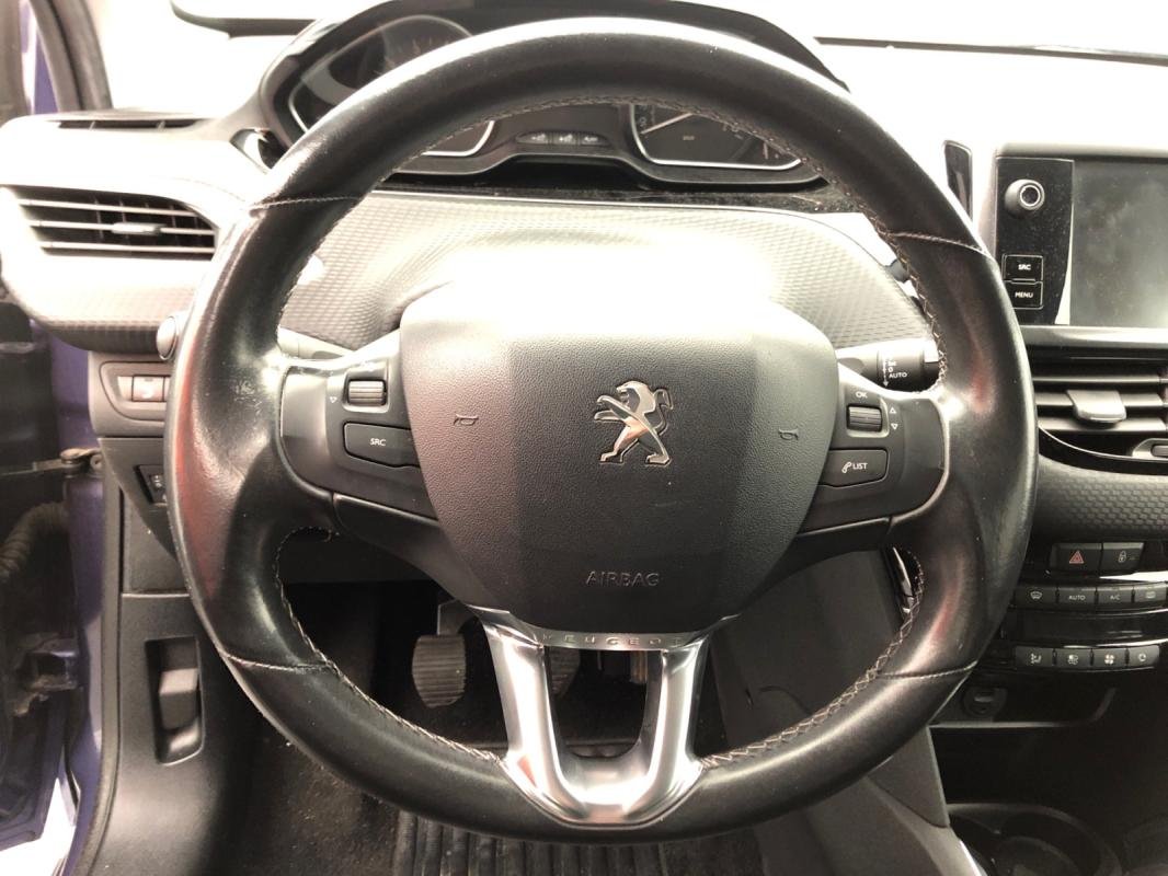 Peugeot 208 - Photo 11
