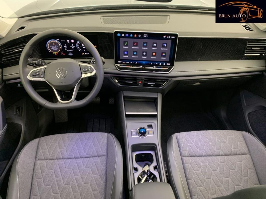Volkswagen Tiguan - Photo 12