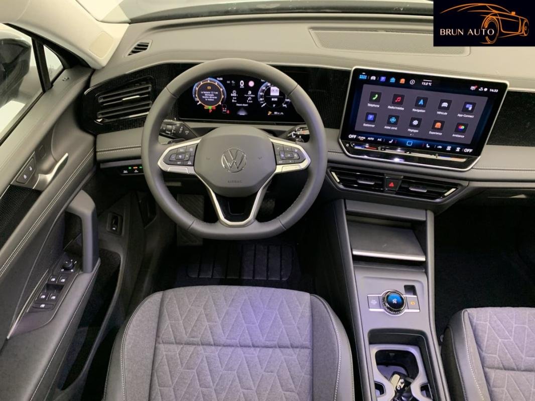 Volkswagen Tiguan - Photo 13