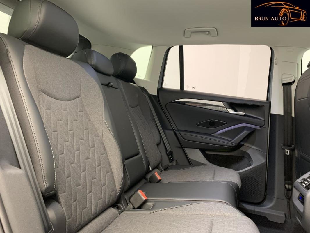Volkswagen Tiguan - Photo 36