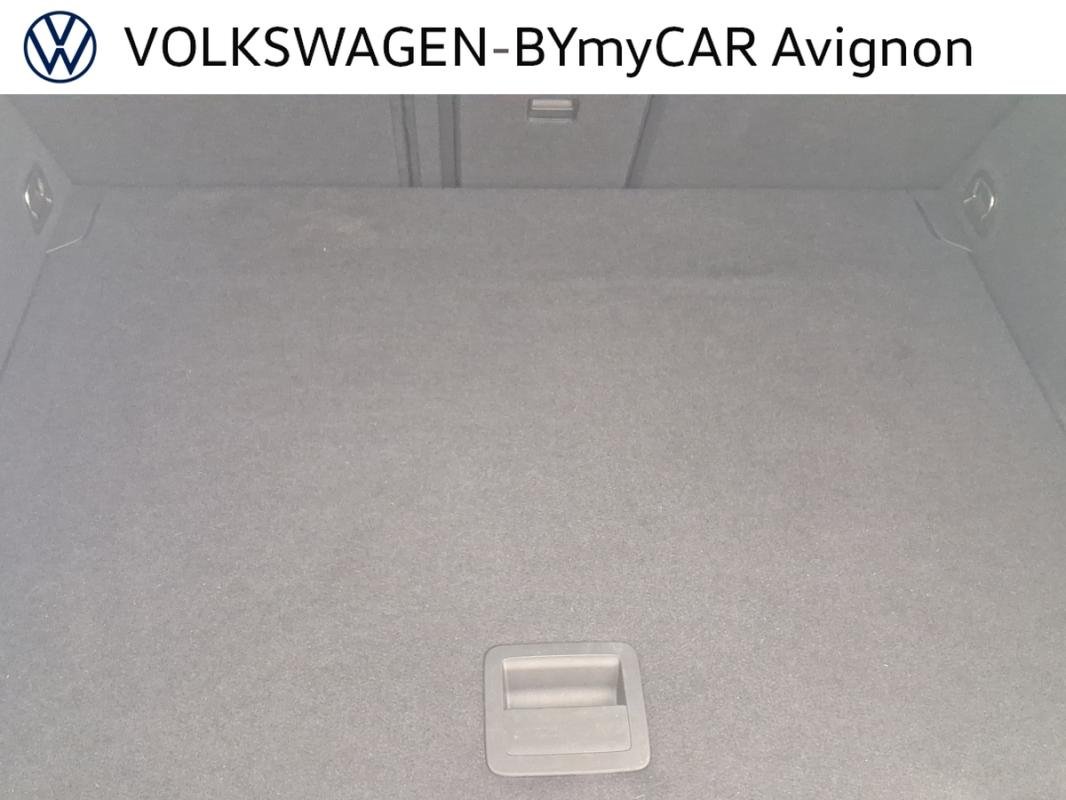 Volkswagen T-Roc - Photo 25
