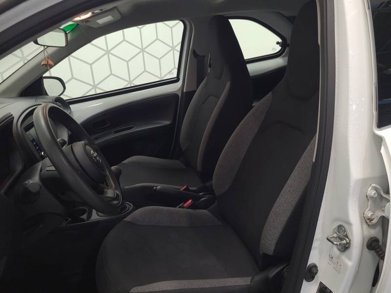 Toyota aygo x - Photo 15