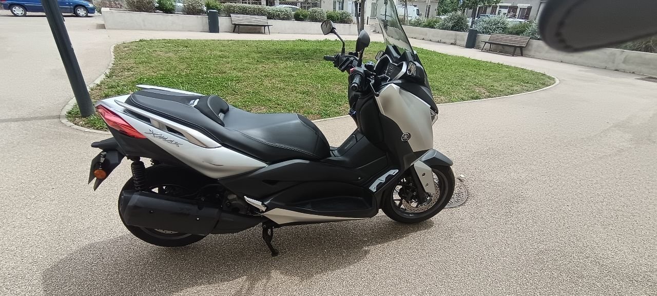 Yamaha X Max