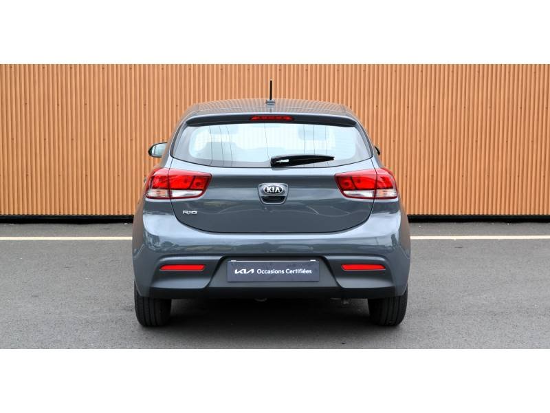 Kia Rio - Photo 11