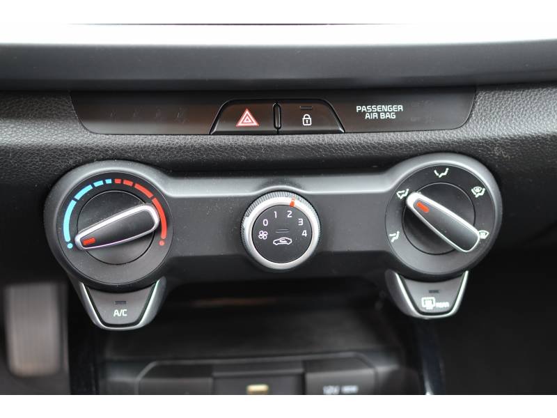 Kia Rio - Photo 17