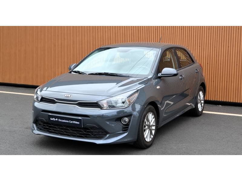 Kia Rio - Photo 28