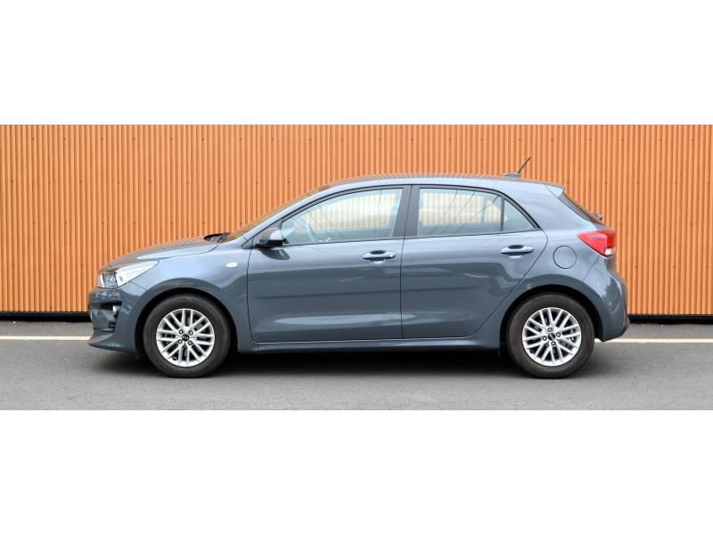 Kia Rio - Photo 4