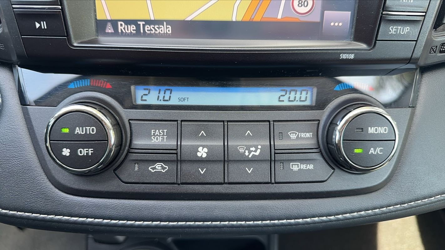 Toyota RAV4 - Photo 13
