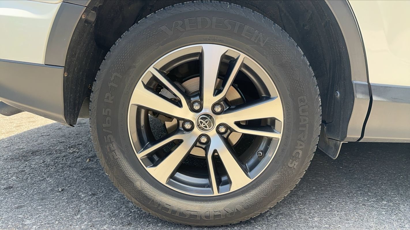 Toyota RAV4 - Photo 16