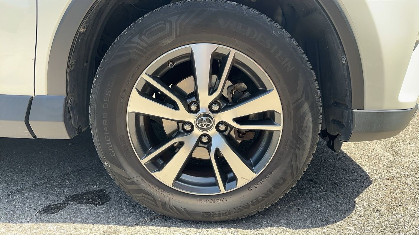 Toyota RAV4 - Photo 17