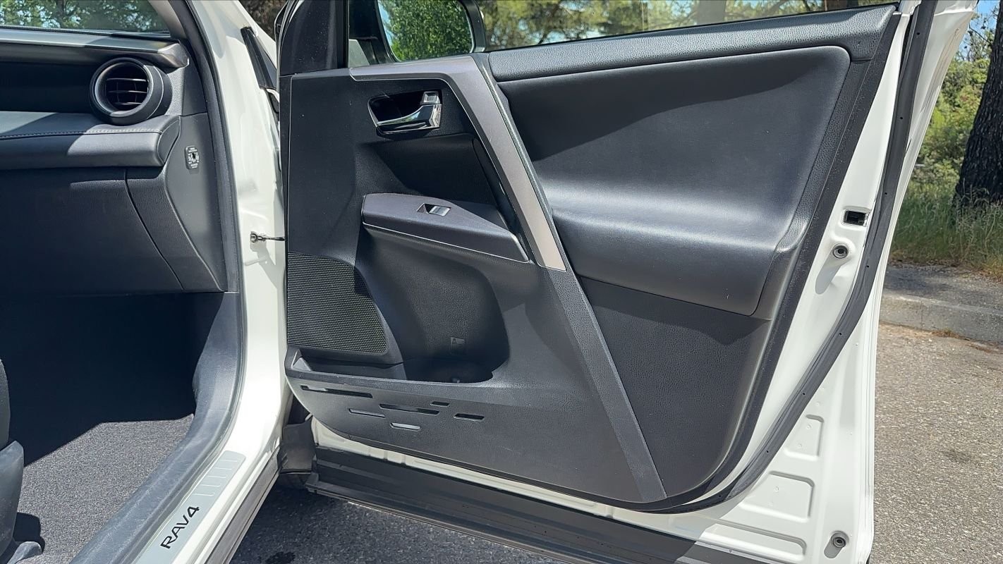 Toyota RAV4 - Photo 24