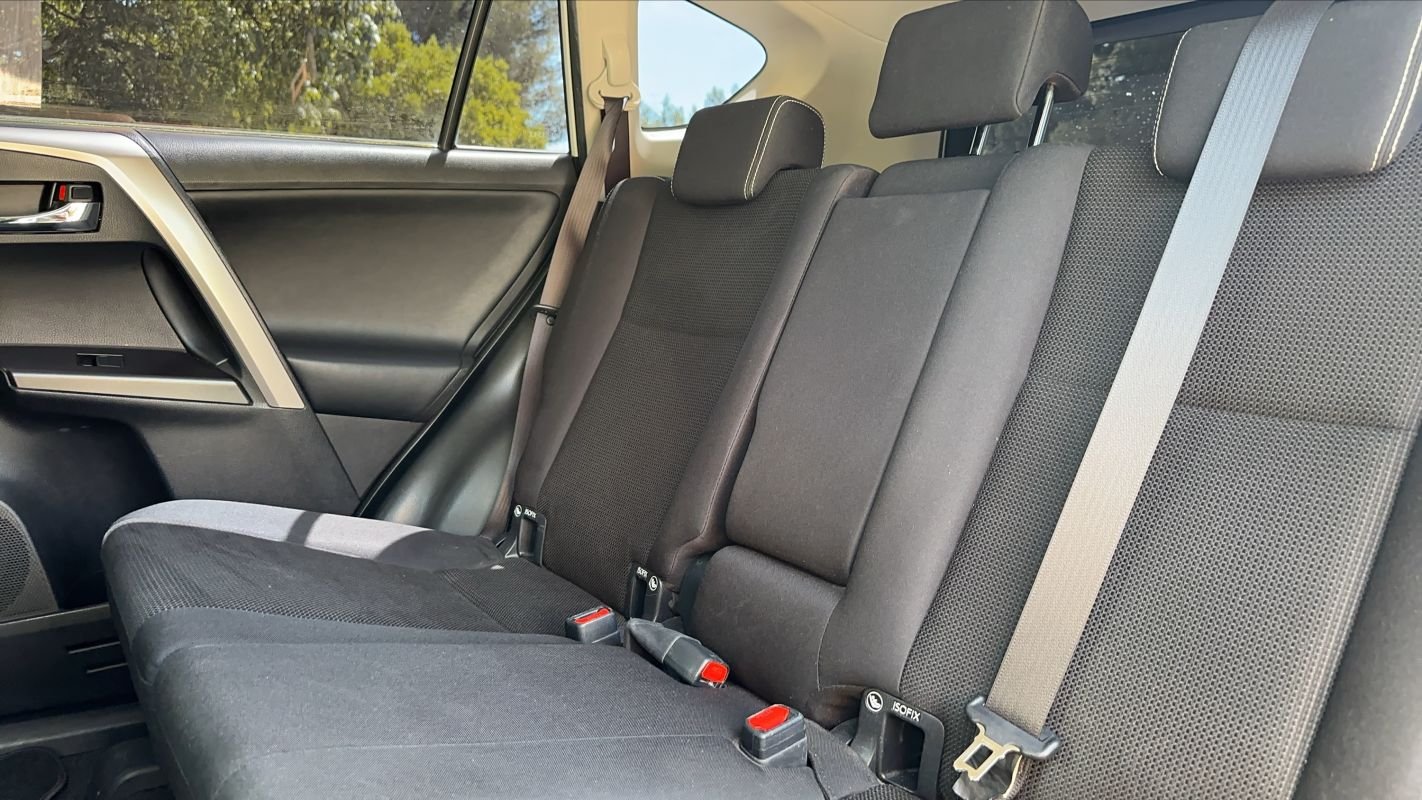 Toyota RAV4 - Photo 9