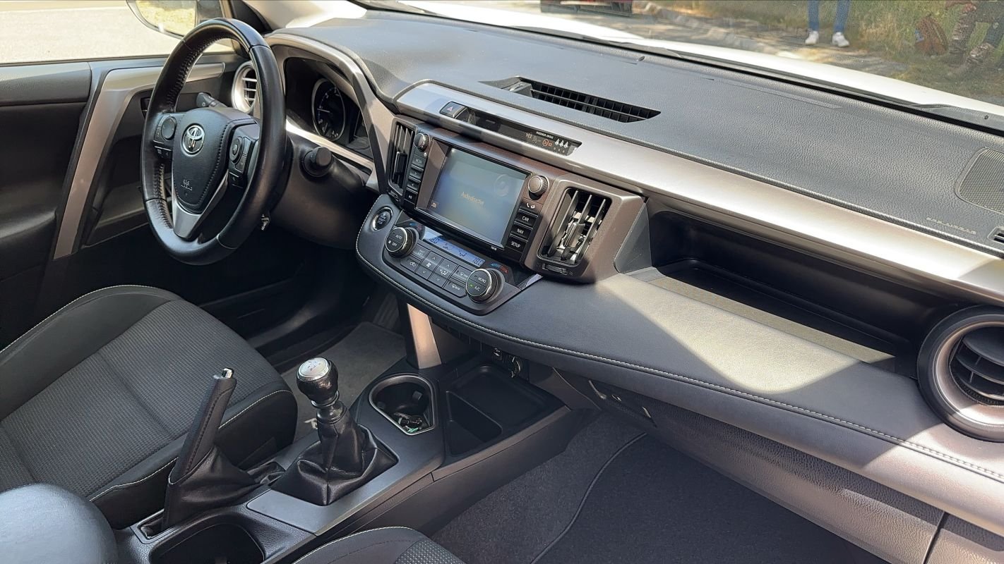 Toyota RAV4 - Photo 10