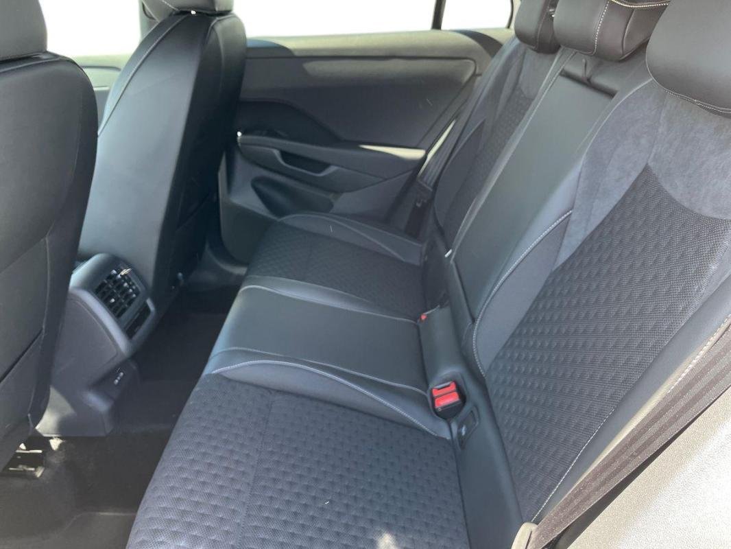 Volkswagen T-Roc - Photo 23