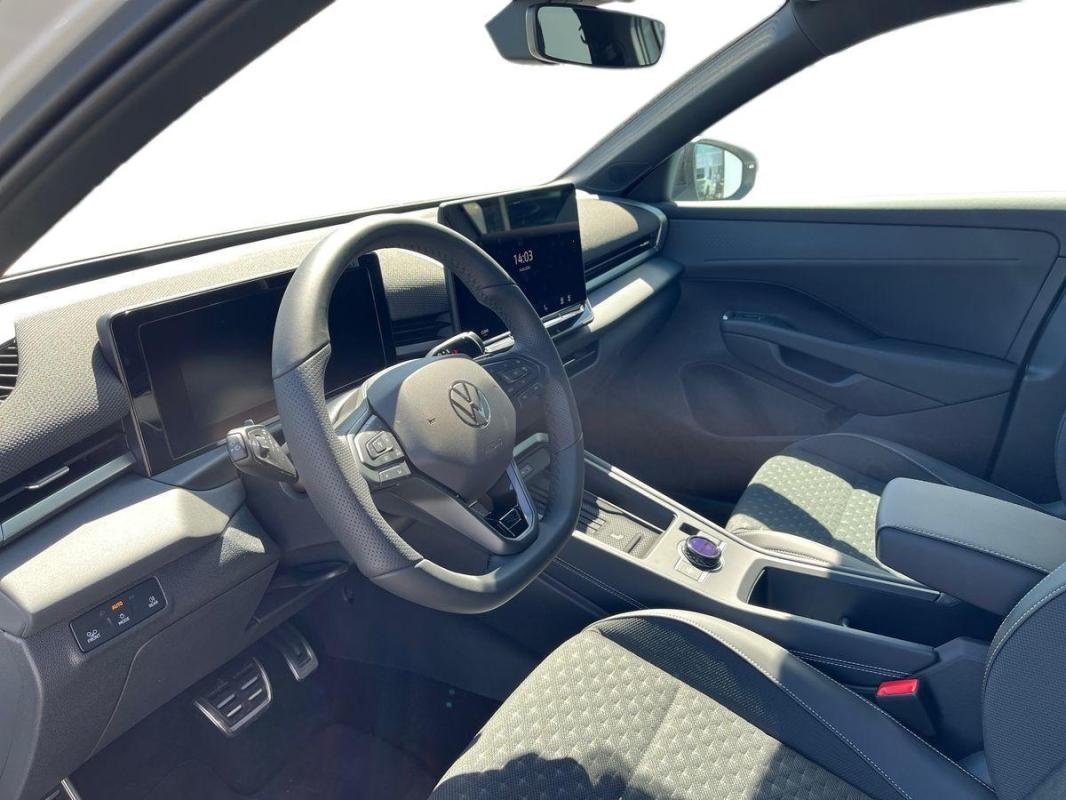 Volkswagen T-Roc - Photo 9