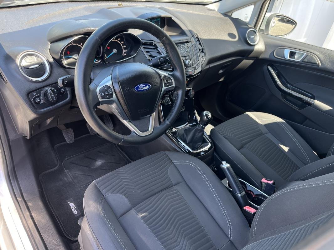 Ford Fiesta - Photo 14