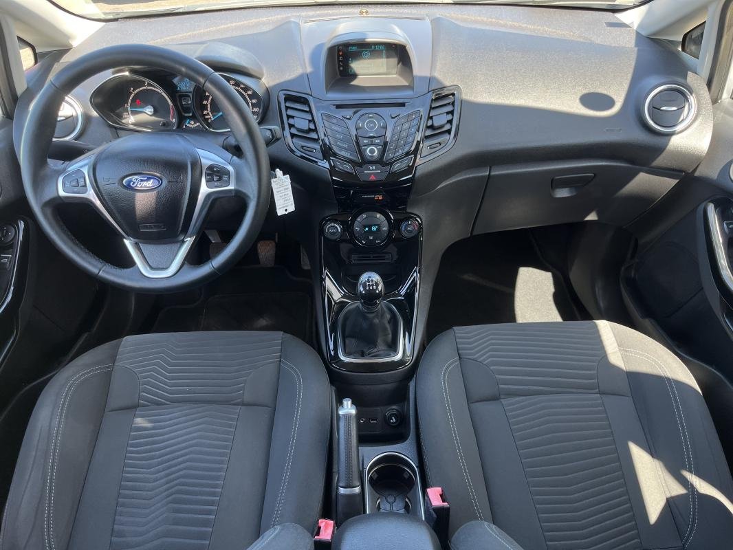 Ford Fiesta - Photo 15