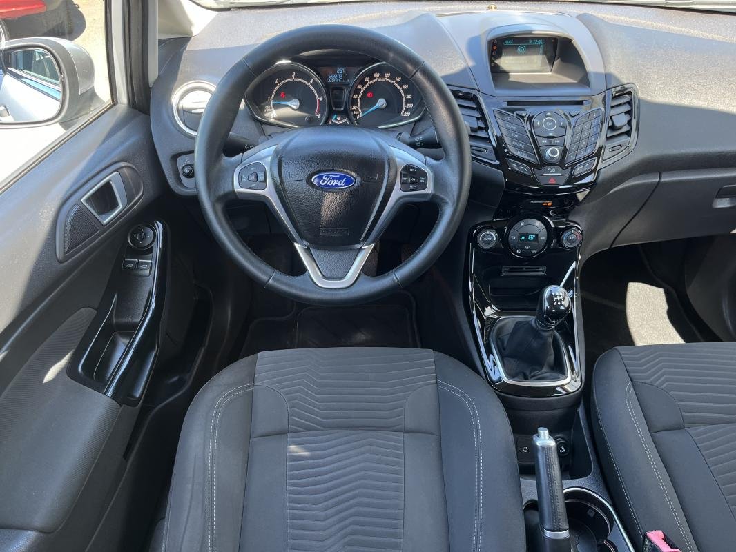 Ford Fiesta - Photo 16