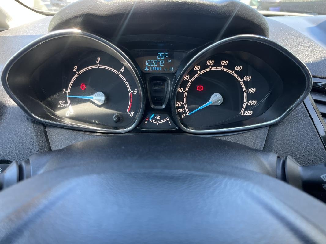 Ford Fiesta - Photo 18