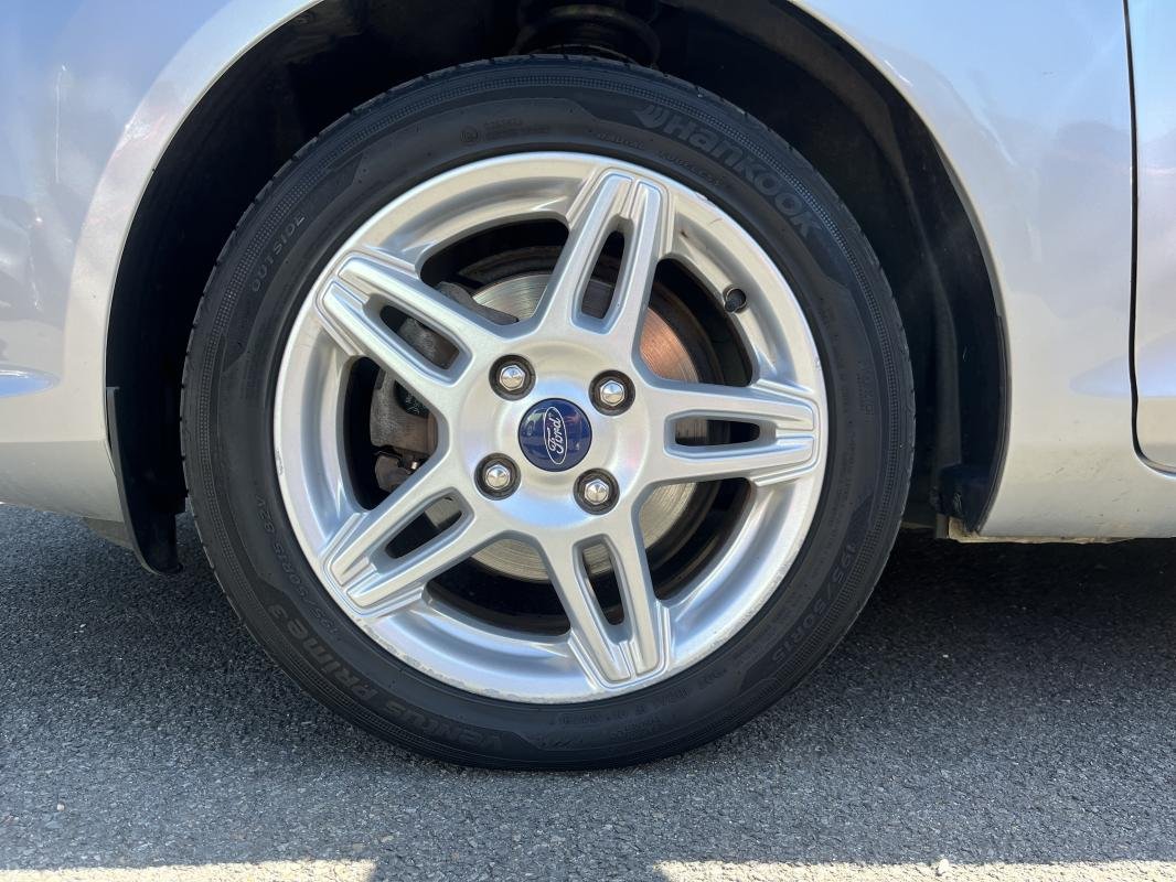 Ford Fiesta - Photo 8