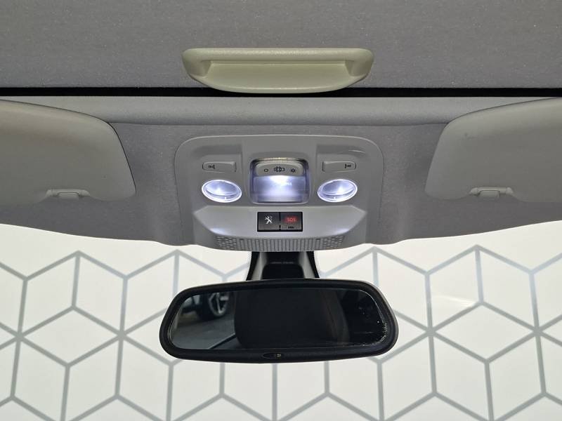 Peugeot 208 - Photo 36