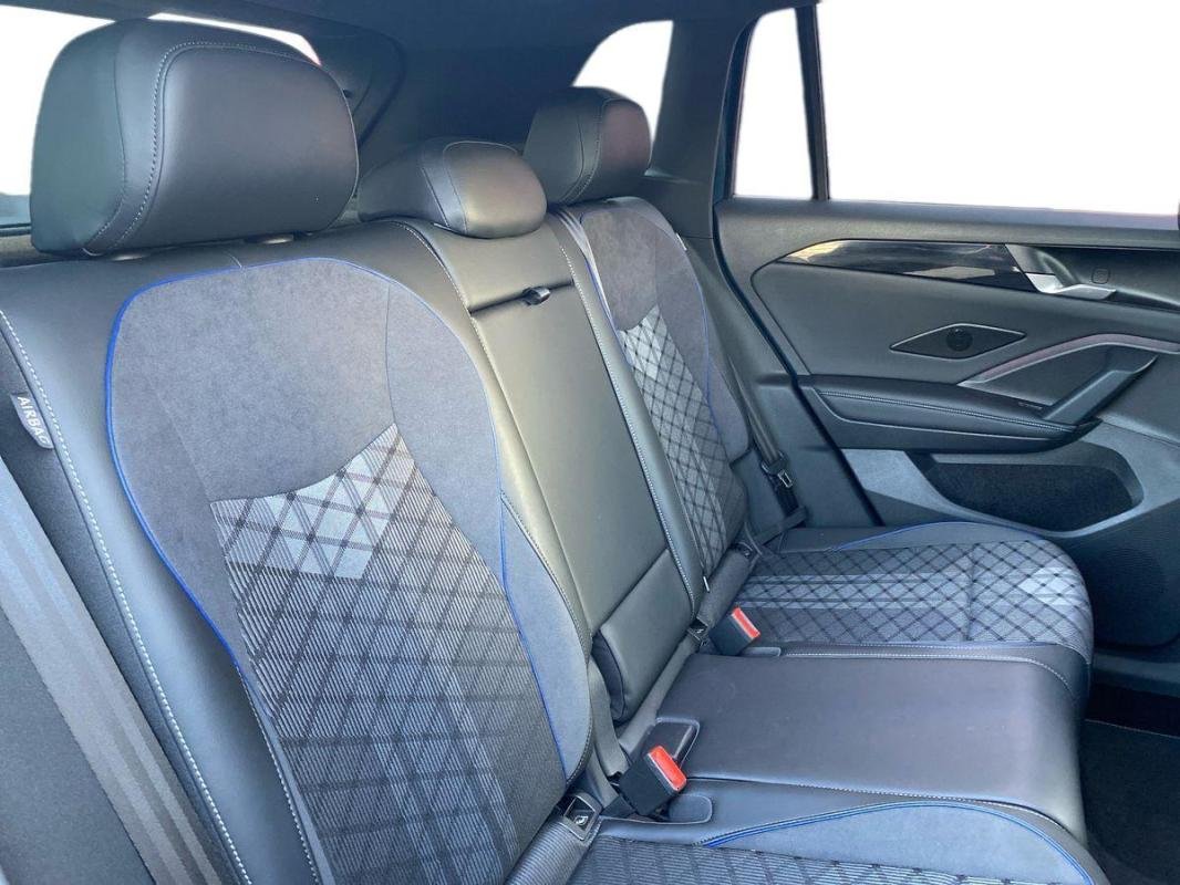 Volkswagen Tiguan - Photo 24