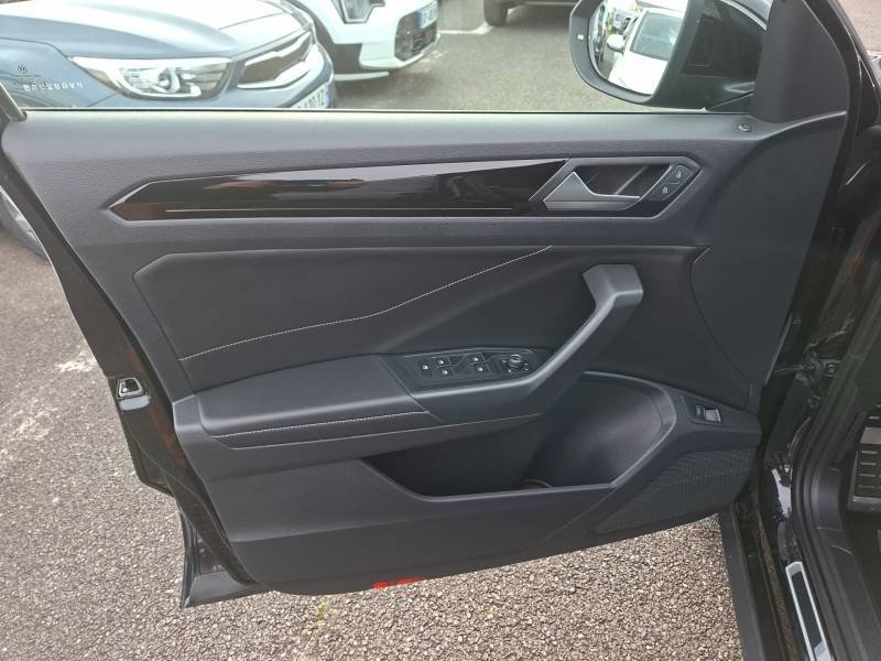 Volkswagen T-Roc - Photo 28