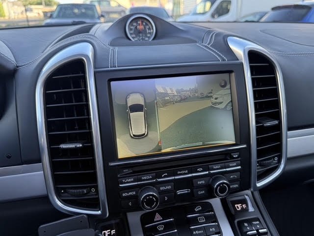 Porsche Cayenne - Photo 11