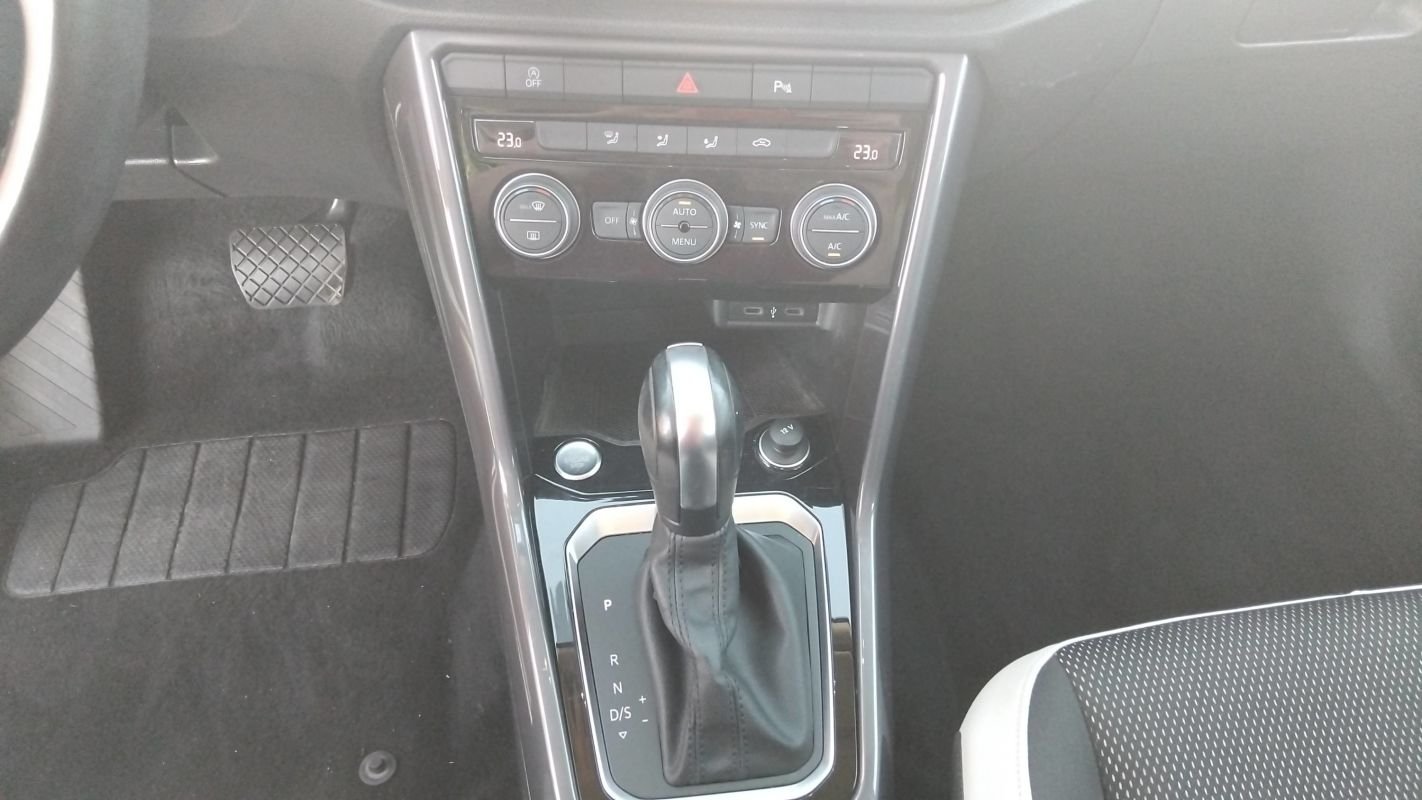 Volkswagen T-Roc - Photo 13