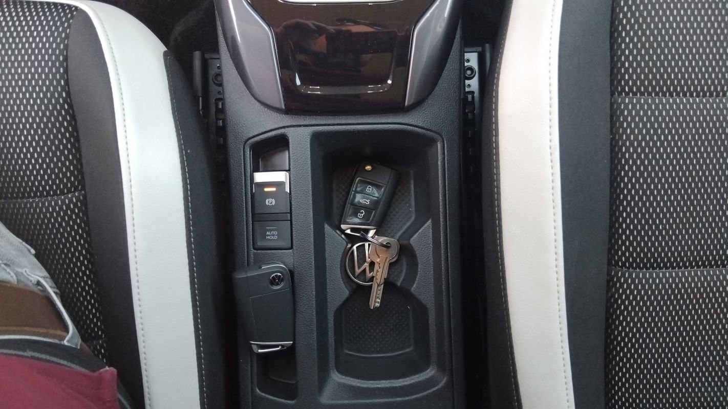 Volkswagen T-Roc - Photo 26