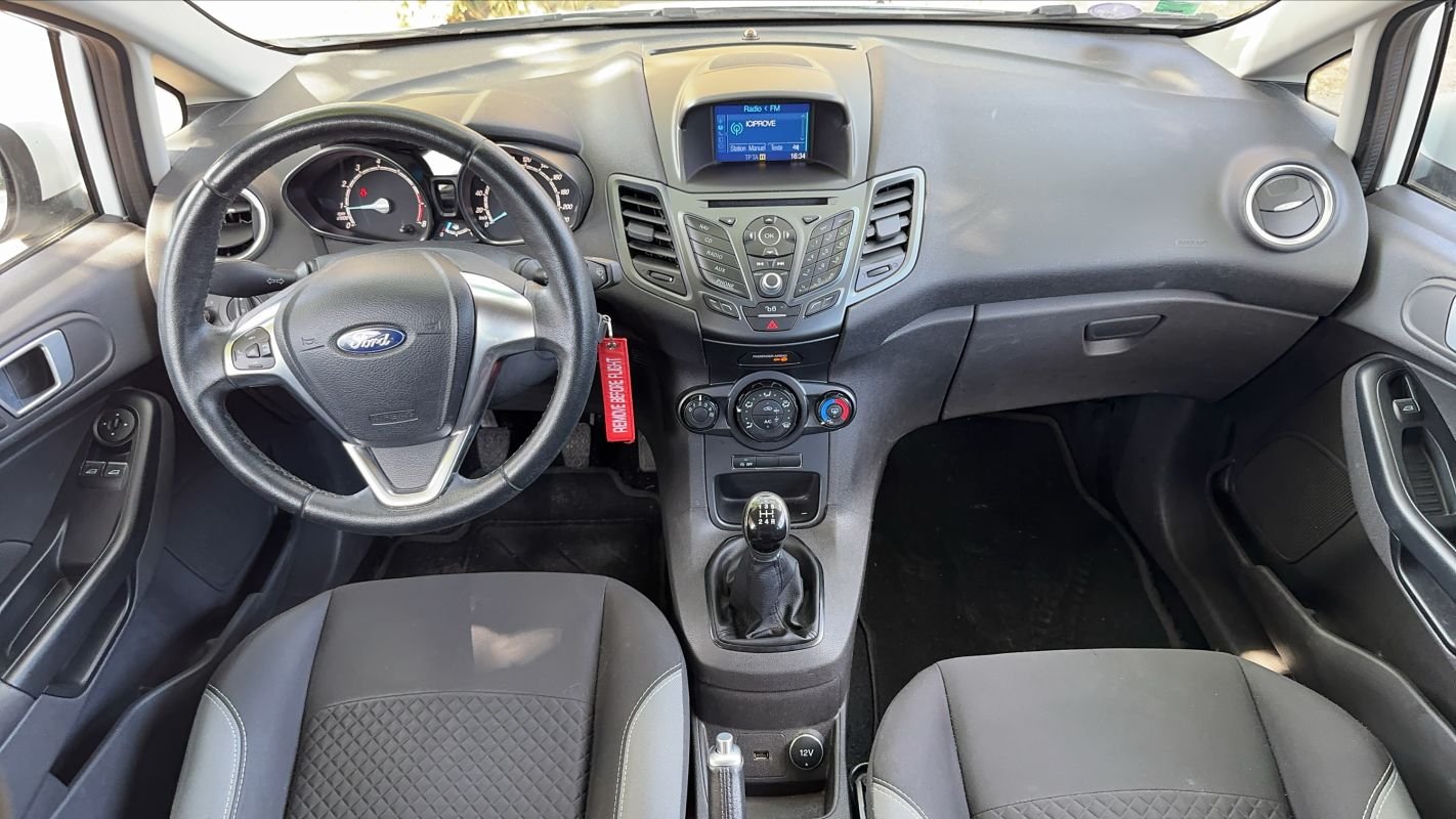 Ford Fiesta - Photo 11