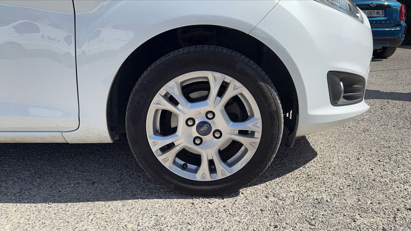 Ford Fiesta - Photo 17