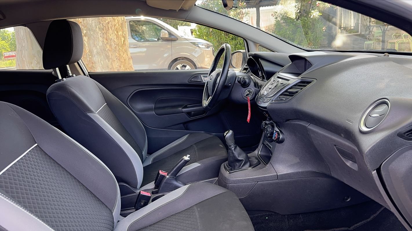 Ford Fiesta - Photo 25