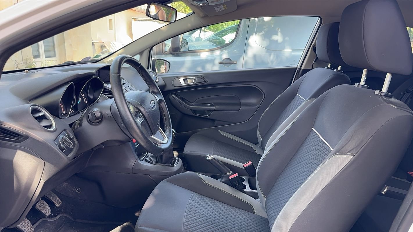Ford Fiesta - Photo 27
