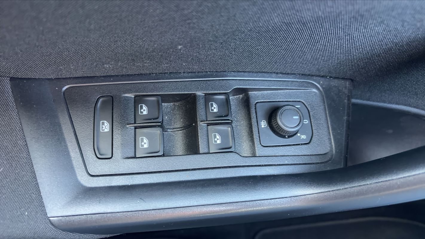 Volkswagen T-Roc - Photo 23