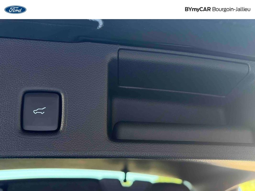 Ford Kuga - Photo 24