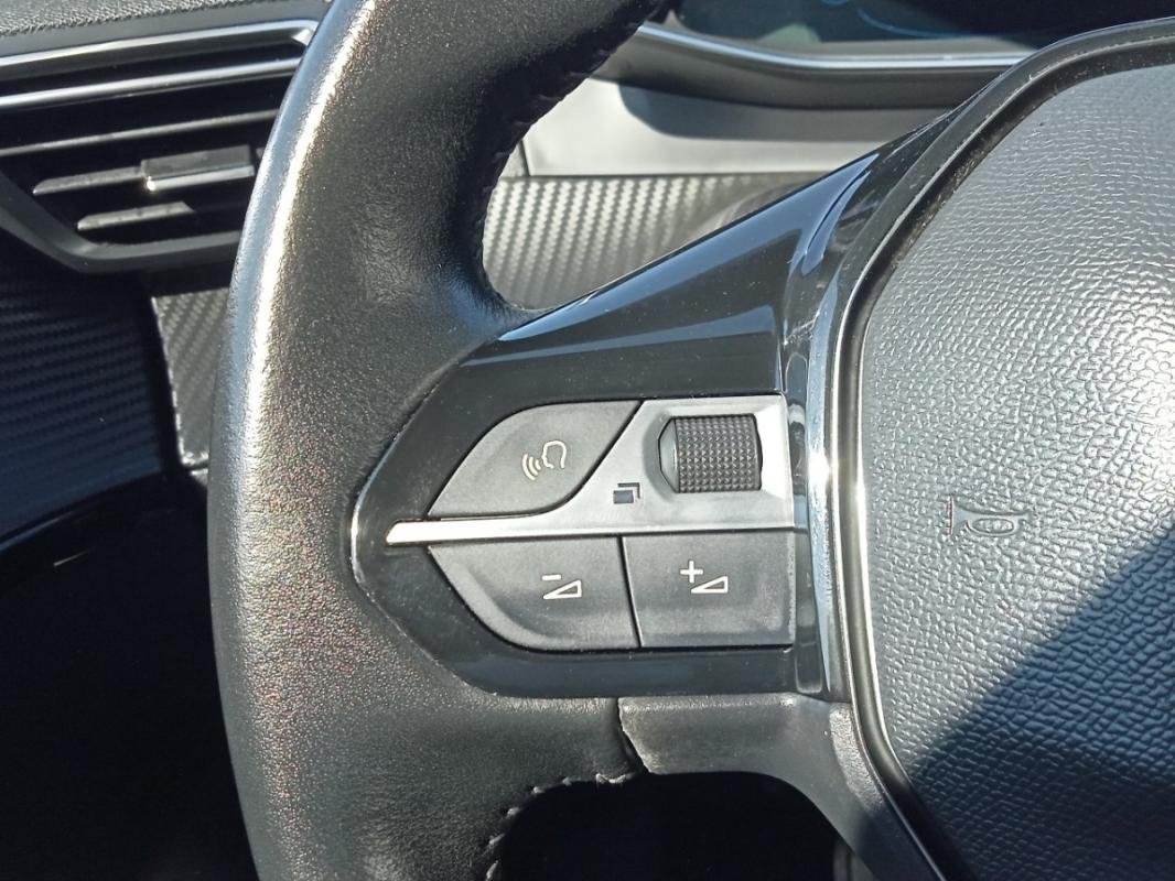 Peugeot E-208 - Photo 13