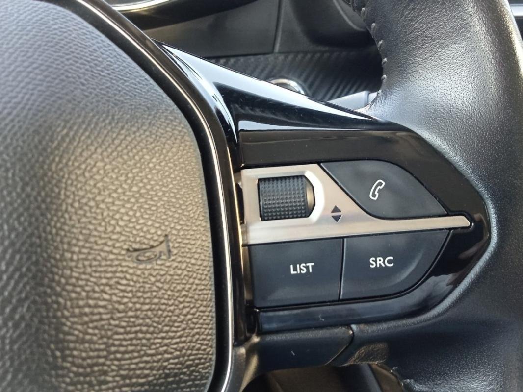 Peugeot E-208 - Photo 14