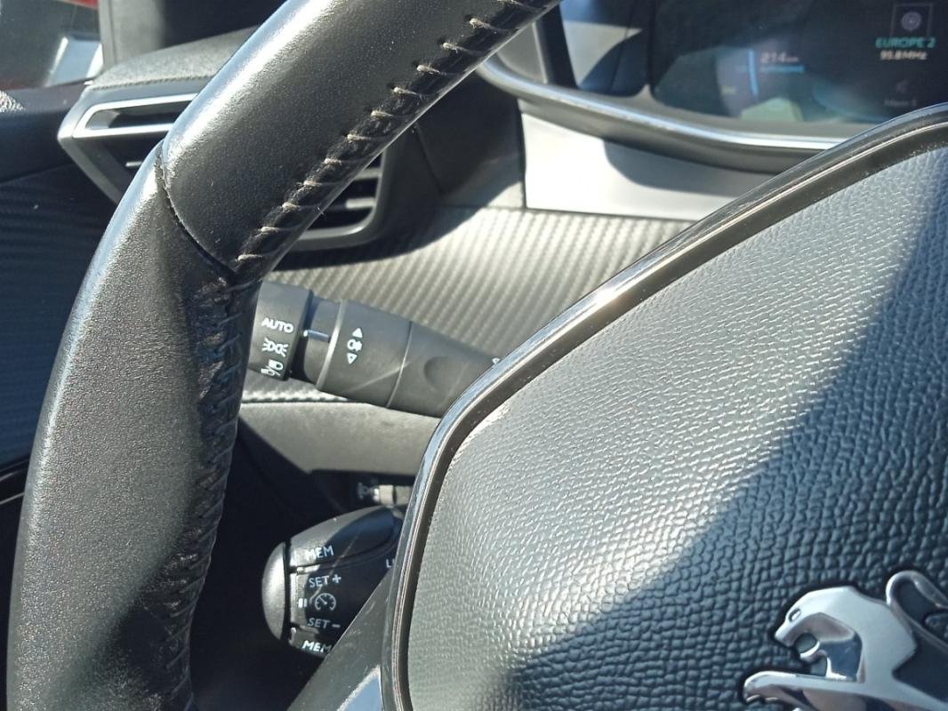 Peugeot E-208 - Photo 15